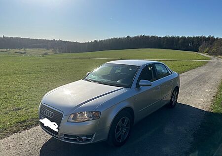 Audi A4 1.8 T quattro -