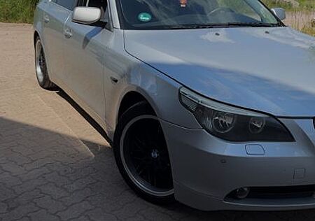 BMW 520i -
