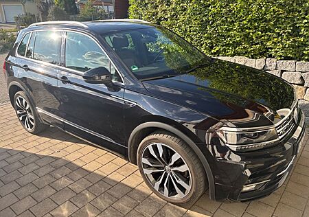 VW Tiguan Volkswagen 2.0 TSI 162kW 4Motion R-Line AHK PANO
