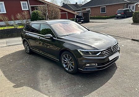 VW Passat Variant Volkswagen 2.0 TDI R-Line Navi Headup Dynau.