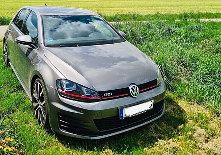 VW Golf Volkswagen 2.0 TSI BMT GTI GTI