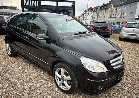 Mercedes-Benz B 200 PDC/ NAVI / Leder/ Sitzheizung