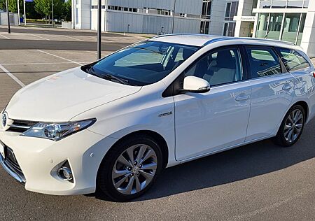 Toyota Auris Touring Sports Auris Kombi Hybrid, 141700 km, gepflegt