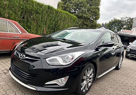 Hyundai i40 cw 1.7 L. 136PS. **Kamera**Navi**