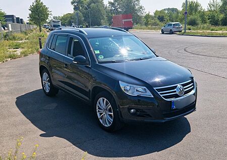 VW Tiguan Volkswagen 2.0 TDI 4MOTION TÜV 06/2027 RENTNERFAHRZE