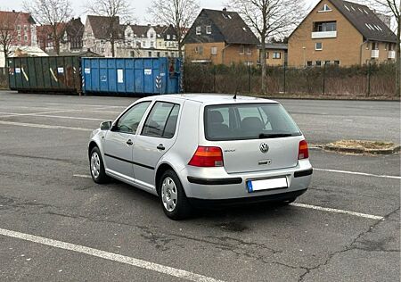 VW Golf Volkswagen 1.4 Basis