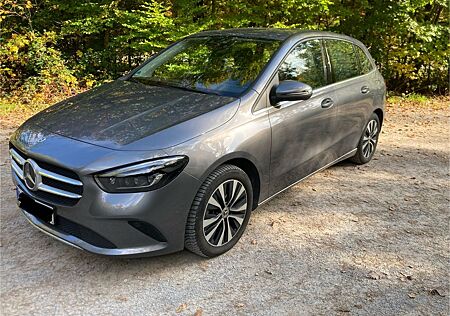 Mercedes-Benz B 250 e Hybrid mit MBUX u. Multibeam LED