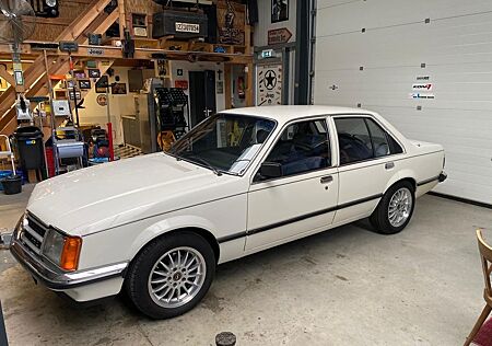 Opel Commodore 2.5S H-Kennzeichen, Servo, top gepfleg