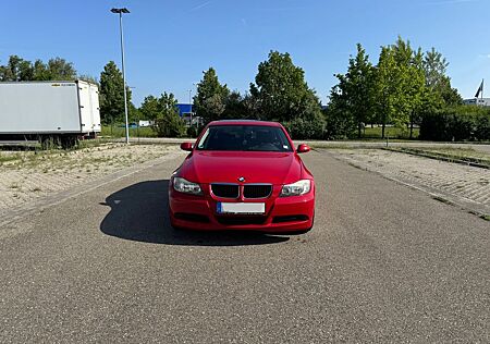 BMW 318i Touring - Panorama Dach/Klima/TÜV