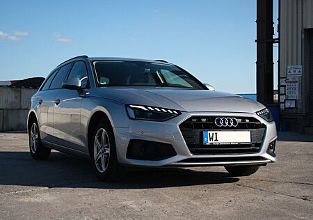 Audi A4 30 TDI S tronic Avant