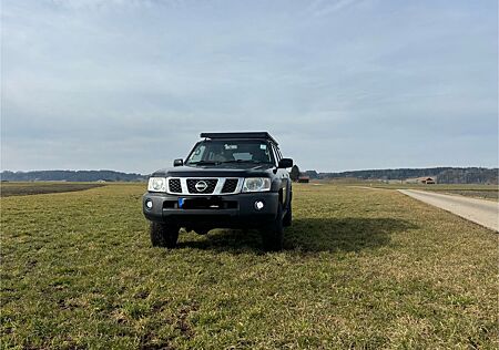 Nissan Patrol 3.0 Ex Feldjäger