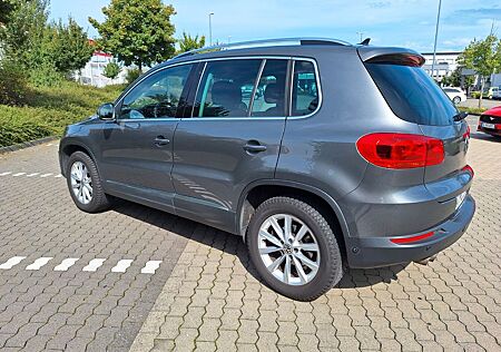 VW Tiguan Volkswagen 2.0 TDI DSG 4MOTION Track & Style Tra...
