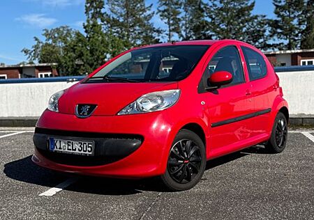Peugeot 107 Automatik - 5 Türen - 1. Hanf
