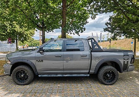 Dodge RAM 1500 4x4 5.7 Hemi Crew-Cab