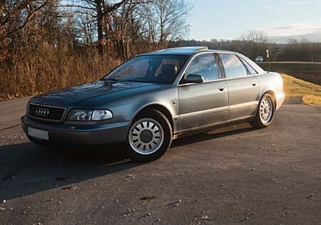 Audi A8 D2 3.7 Quattro