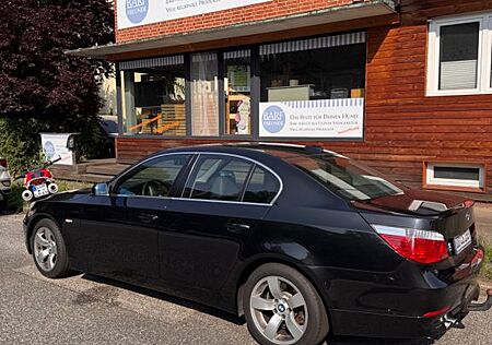 BMW 525i A -