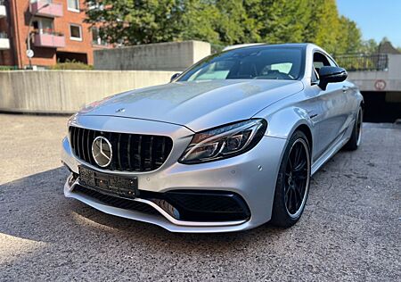 Mercedes-Benz C 63 AMG Mercedes-AMG C 63 S Schalensitze/Voll