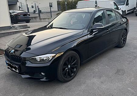 BMW 328i Limousine/245 PS/M Paket/8-fach bereift