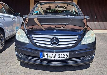 Mercedes-Benz B 170 Schwarz, 1 Jahr TÜV