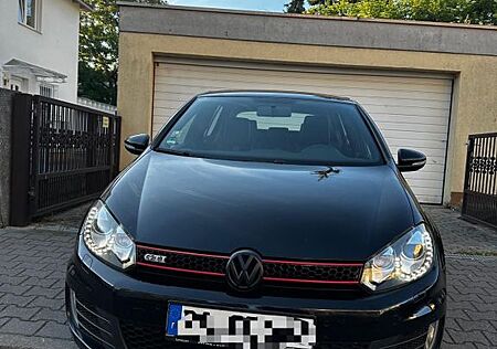 VW Golf Volkswagen 2.0 TSI DSG GTI adidas GTI