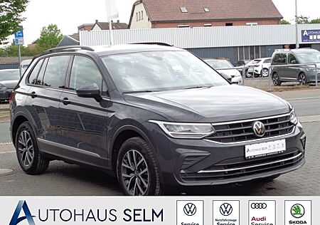 VW Tiguan Volkswagen 1.5 TSI DSG Life Navi LED ACC Apple CarPl