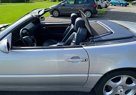 Mercedes-Benz SL 320 -