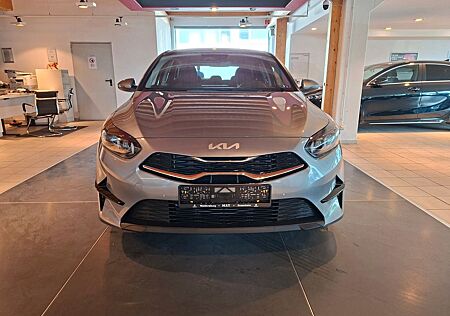 Kia Cee'd Ceed Ultimate Edition 140 PS P8-Style-Paket