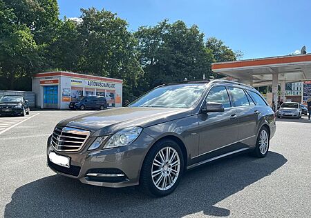 Mercedes-Benz E 200 E -Klasse T CGI"1 Hand"Panorama"AHK"