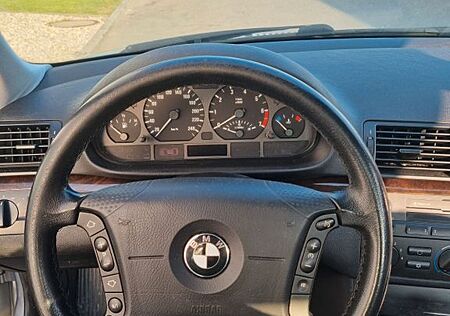 BMW 318i -E46
