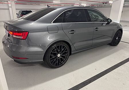 Audi A3 40 TFSI S tronic quattro NAVI LED Sport