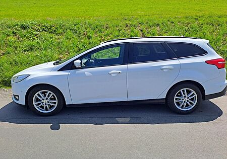 Ford Focus 1,5TDCi 88kW Business Turnier AHK Kombi