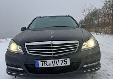 Mercedes-Benz 220