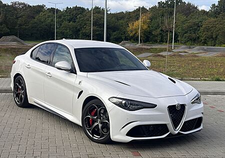 Alfa Romeo Giulia gebraucht kaufen Alfa Romeo Giulia Quadrifoglio Carbon