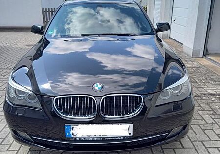 BMW 523i -