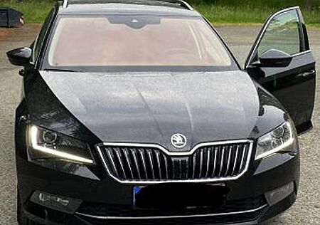 Skoda Superb 2.0 TDI SCR 140kW DSG Style Combi Style