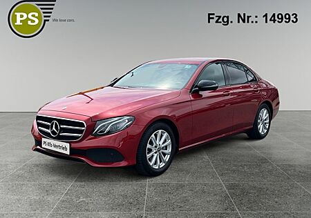 Mercedes-Benz E 200 StandHZG Navi Memory Sitze LED Apple Car P