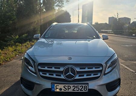 Mercedes-Benz GLA 200 AMG-Paket