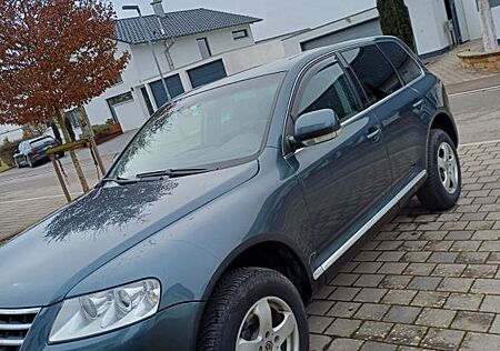 VW Touareg Volkswagen 3.0 V6 TDI Tiptronic Standard