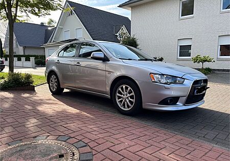 Mitsubishi Lancer Sportback 1.6 MIVEC -