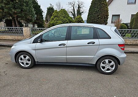 Mercedes-Benz B 170 -