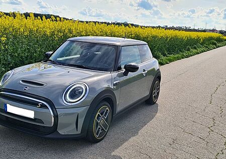 Mini Cooper SE Resolute Editon