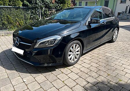 Mercedes-Benz A 220