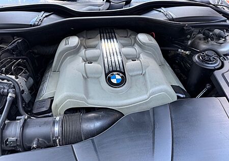 BMW 745i