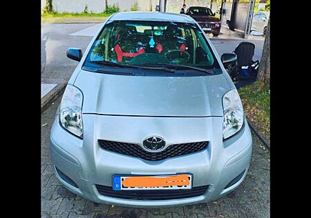 Toyota Yaris 1,0-l-VVT-i - TOP ZUSTAND-TÜV-NEUE-2027