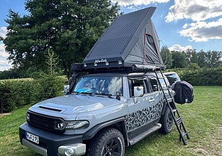 Toyota FJ Cruiser FJ V6 4 Liter Landcruiser , Buschtaxi