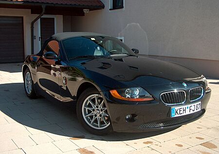 BMW Z4 2.2i - 6 Zylinder, Lederausstattung