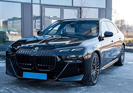 BMW 740d xDrive Limo/Massage/Clarity/Assistant/FULL