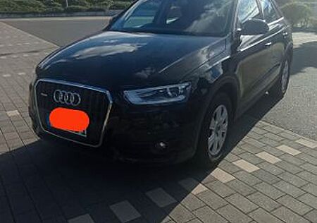 Audi Q3 2.0 TFSI S tronic quattro -7 Gang