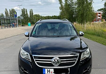 VW Tiguan Volkswagen 2.0 TSI 4MOTION Sport & Style nur 65000 K