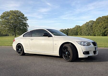 BMW 330d xDrive Coupé M Sport Edition M Sport Ed...